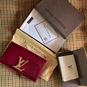 Louis Vuitton clutch purse WITH BOX and dust bag!